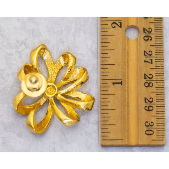 Vintage Gold Tone Spiral Flower Diamond Rhinestone Ribbon Pin - CS1 - Picture 2 of 2